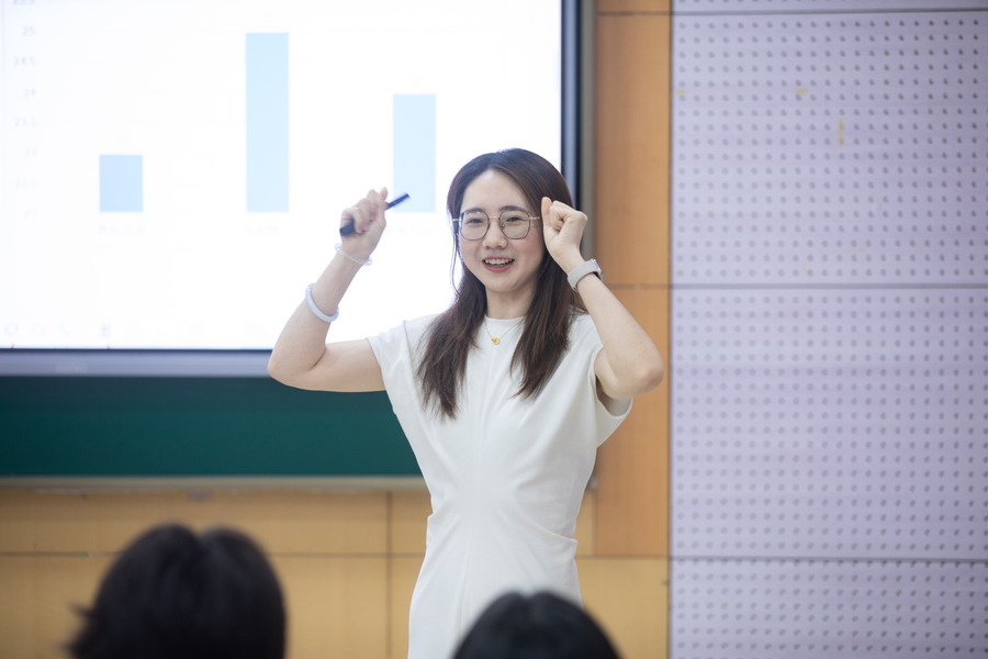 李.jpg